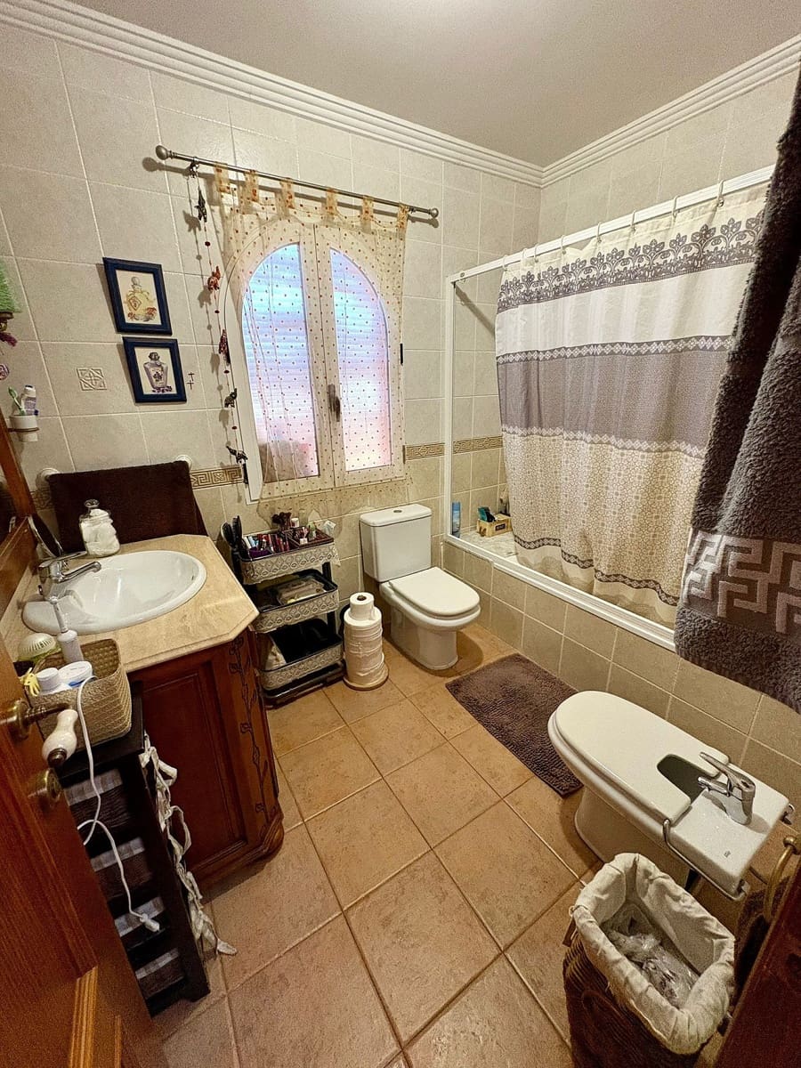 4 slaapkamer Huis te koop in Pinoso met zwembad - € 157.500 (Ref: 9523010)