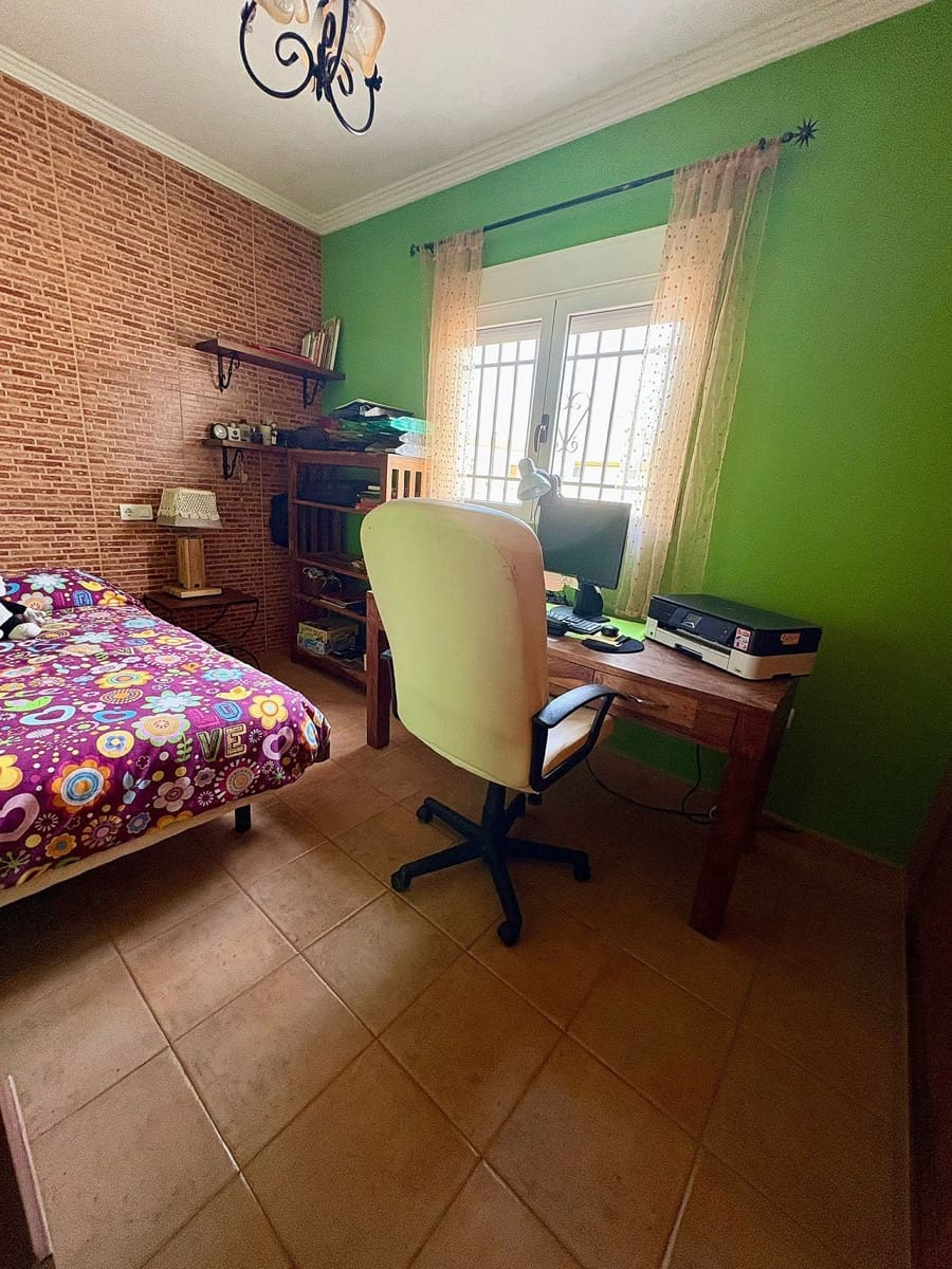 4 slaapkamer Huis te koop in Pinoso met zwembad - € 157.500 (Ref: 9523010)