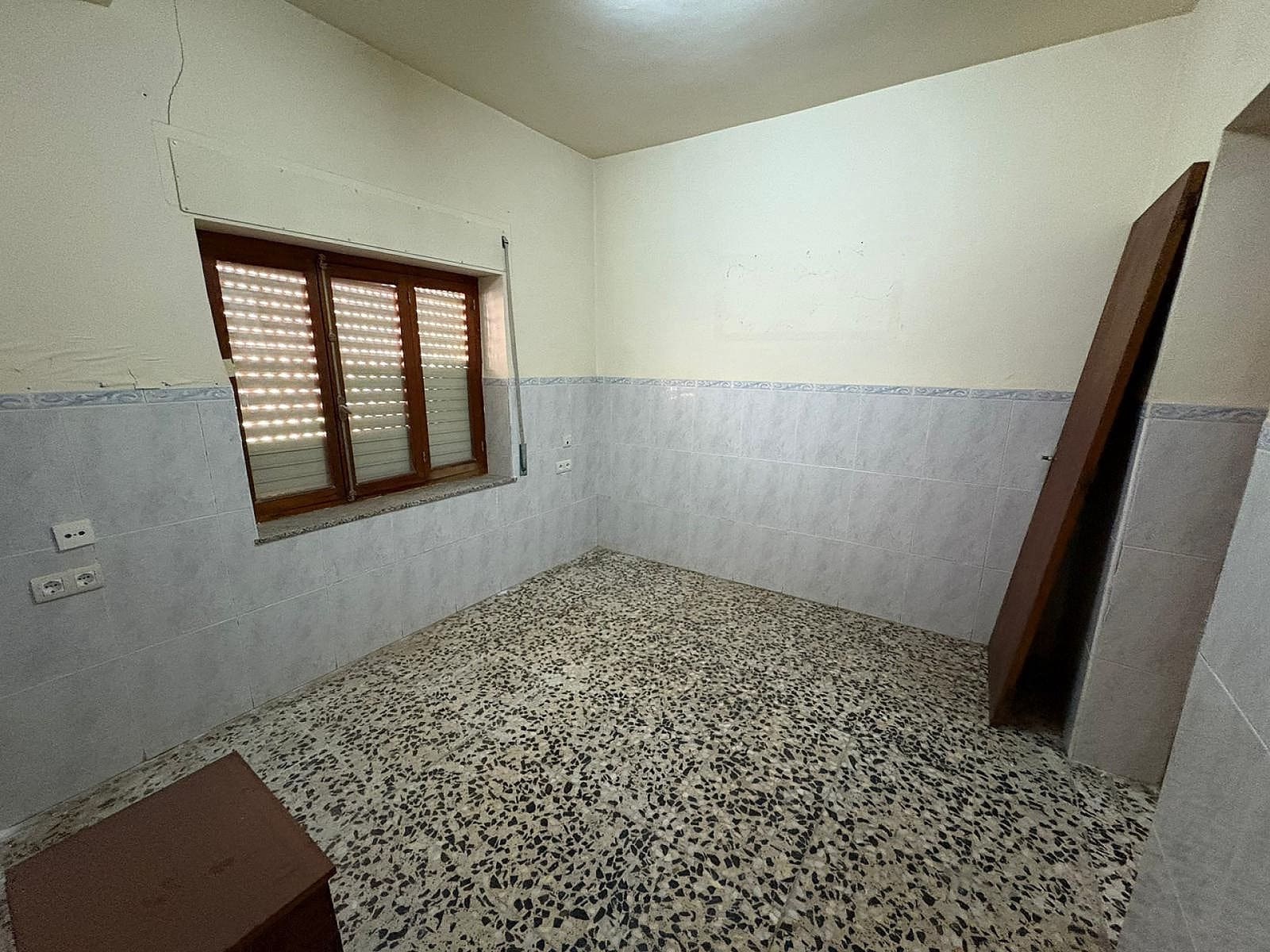 5 sovrum Hus till salu i Pinoso med pool garage - 59 995 € (Ref: 9523011)