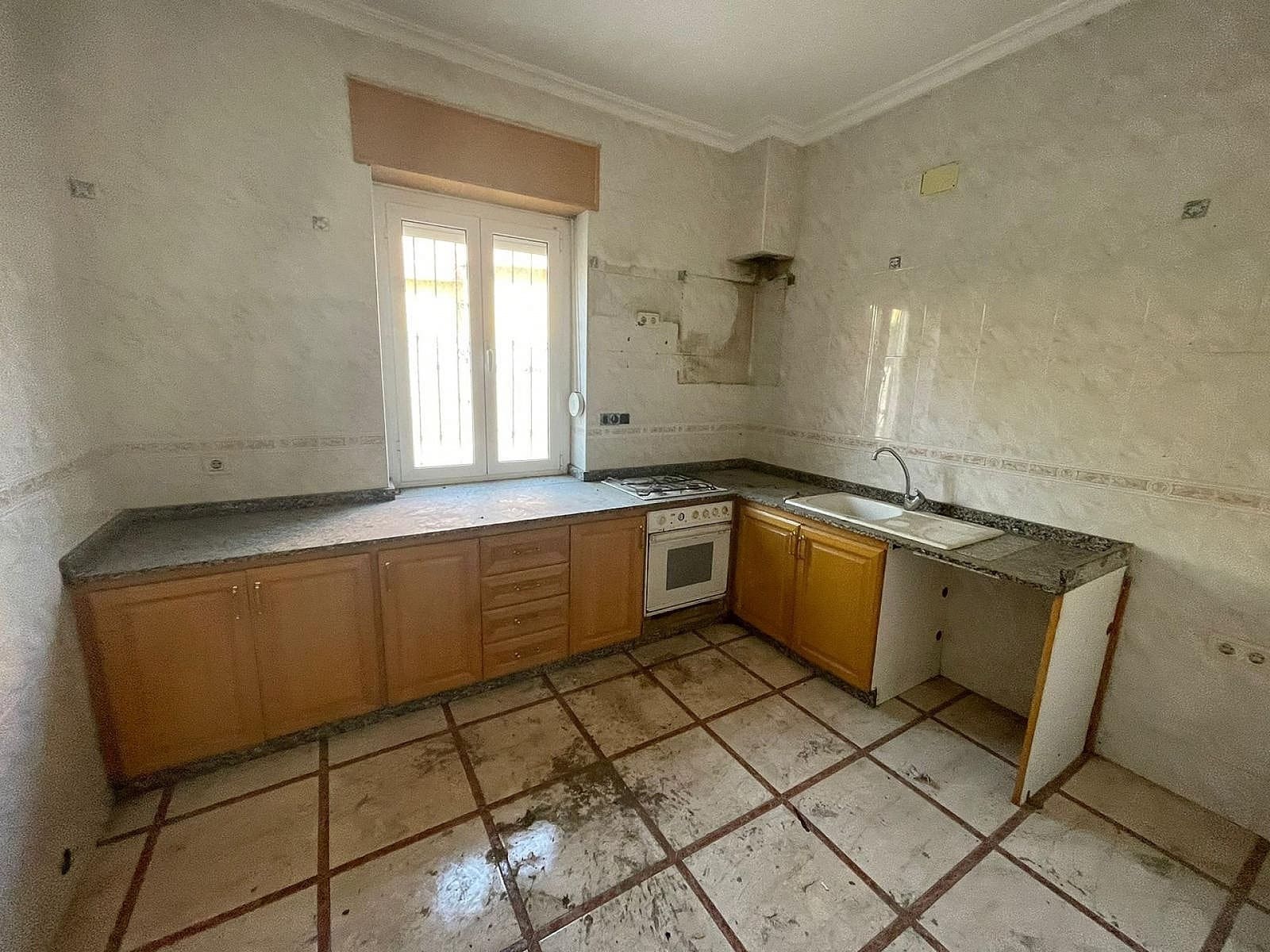 5 quarto Casa em Banda para venda em Biar com piscina garagem - 125 000 € (Ref: 9523013)