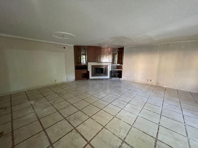 5 quarto Casa em Banda para venda em Biar com piscina garagem - 125 000 € (Ref: 9523013)