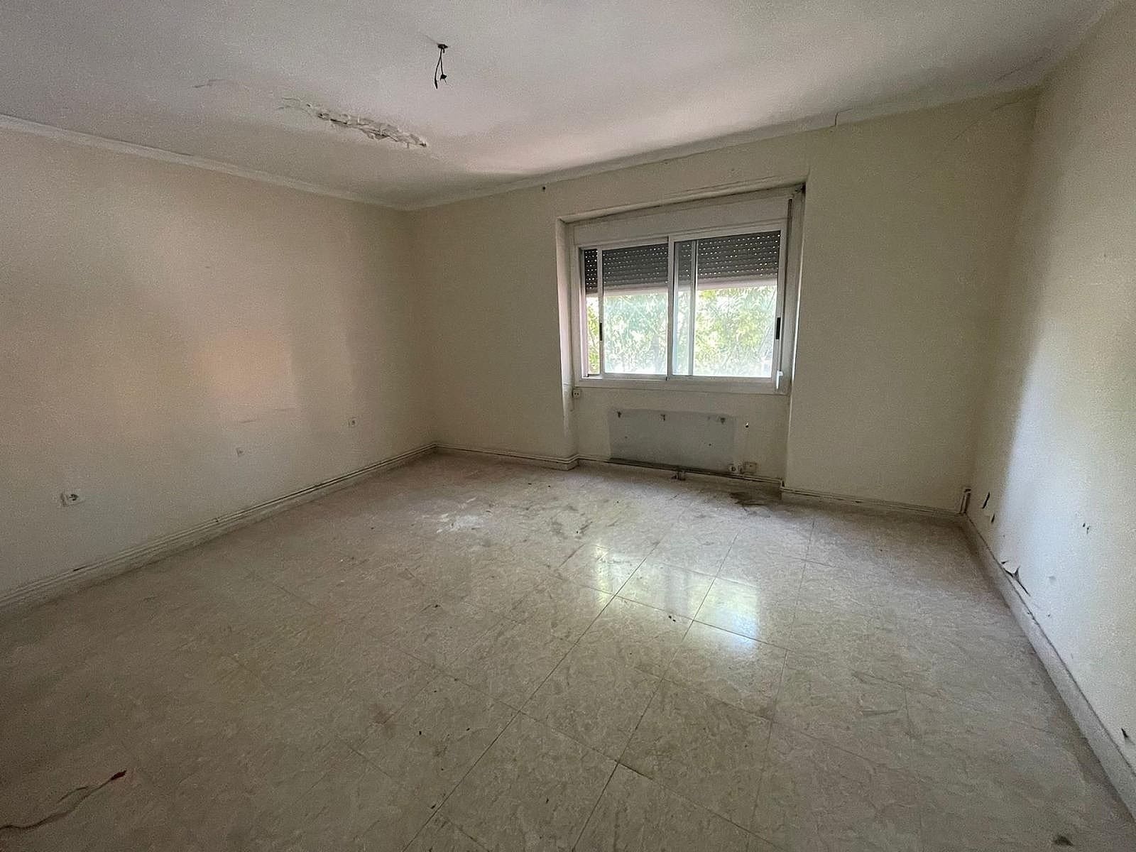 5 quarto Casa em Banda para venda em Biar com piscina garagem - 125 000 € (Ref: 9523013)
