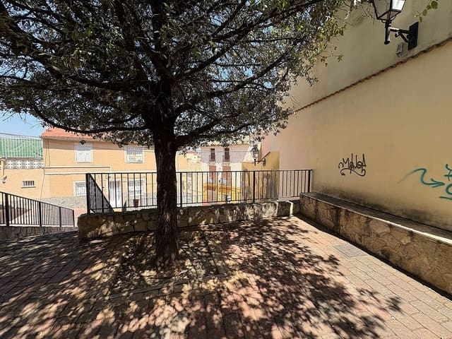 Casa de 4 habitaciones en Petrel / Petrer en venta con piscina - 99.995 € (Ref: 9523014)