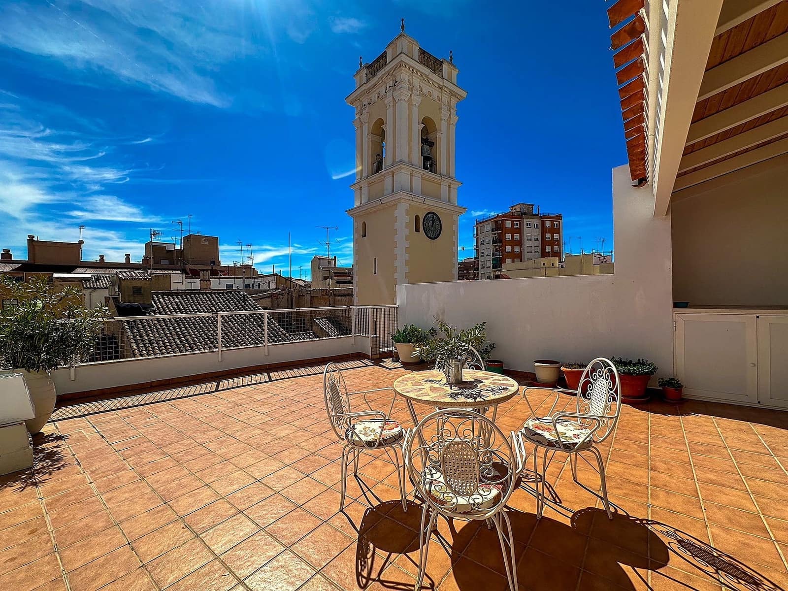 5 bedroom Townhouse for sale in Almansa with pool - € 345,000 (Ref: 9523019)