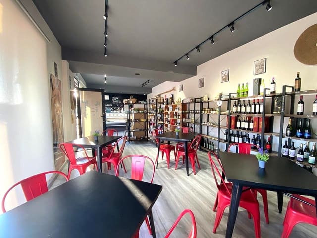 Commercial for sale in Pinoso with pool - € 40,000 (Ref: 9526155)