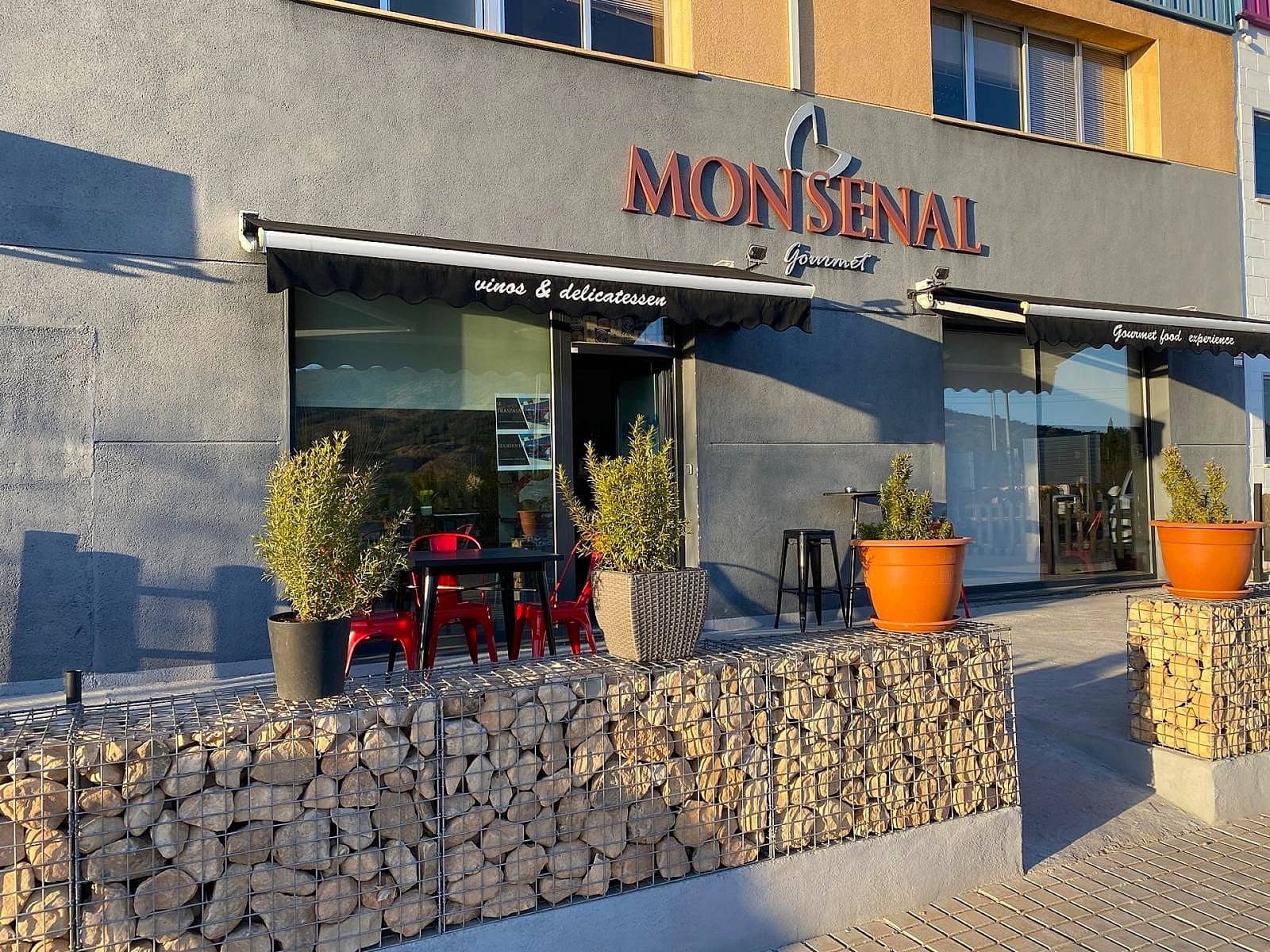 Commercial for sale in Pinoso with pool - € 40,000 (Ref: 9526155)