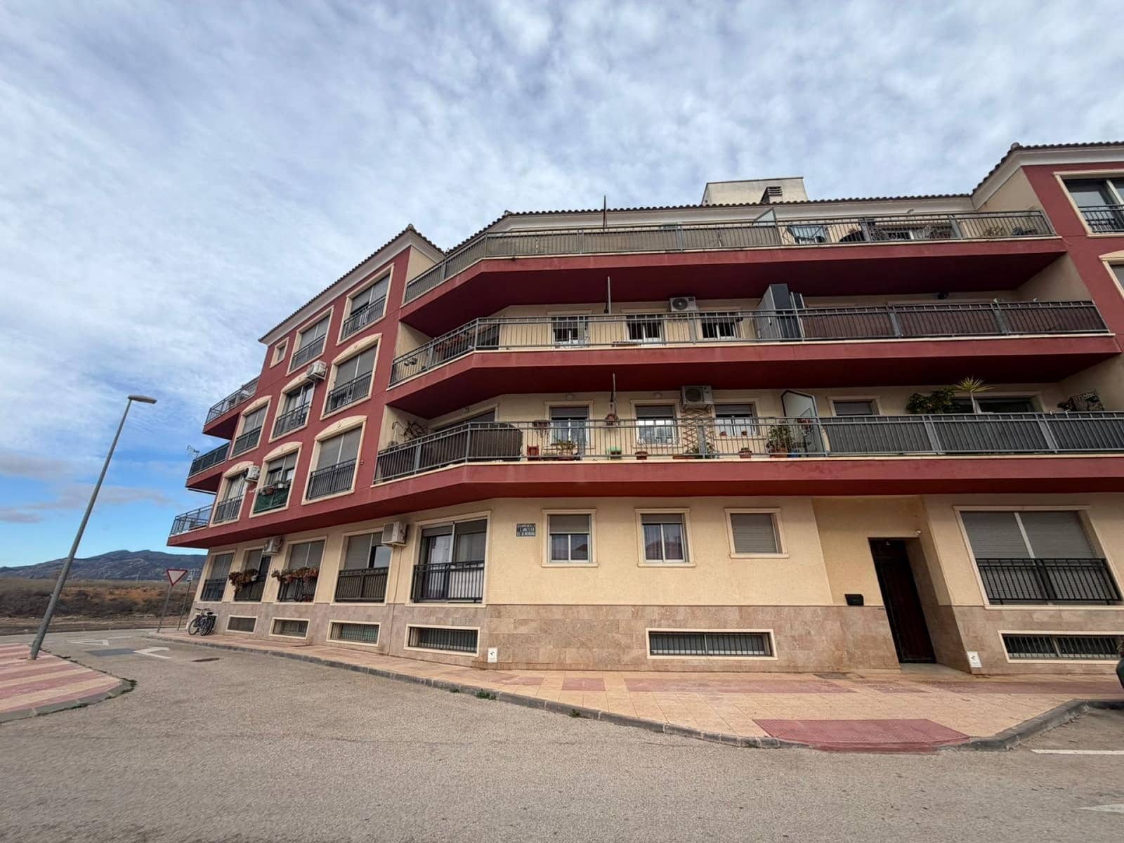 2 chambre Appartement à vendre à Pinoso avec piscine - 79 995 € (Ref: 9535530)