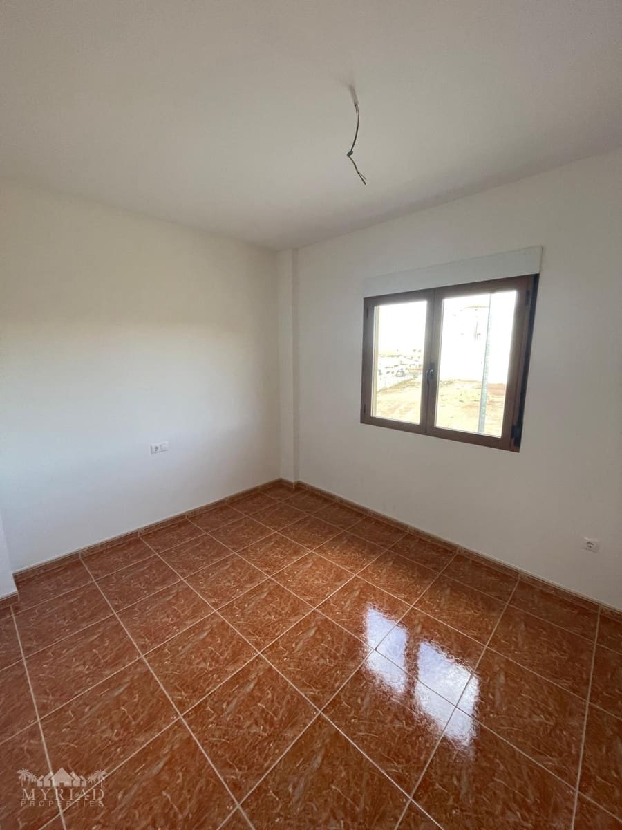 4 soveværelse Byhus til salg i Pinoso med swimmingpool - € 235.000 (Ref: 9535532)