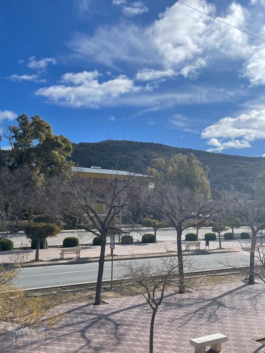 4 soveværelse Byhus til salg i Pinoso med swimmingpool - € 235.000 (Ref: 9535532)