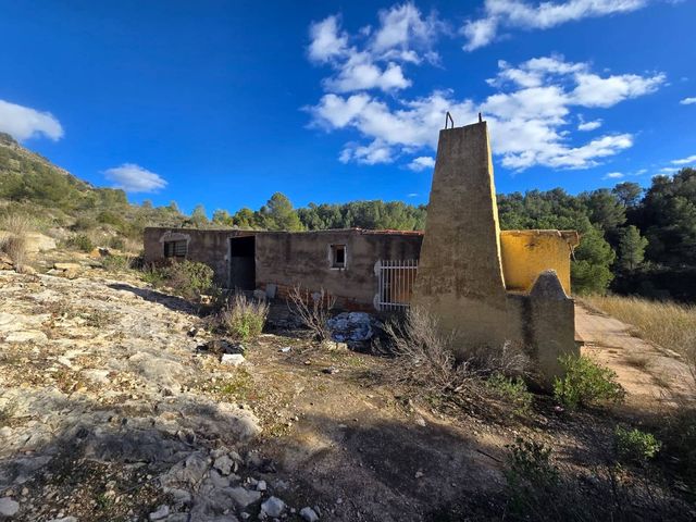 3 bedroom Villa for sale in Petrel / Petrer - € 99,995 (Ref: 9538927)