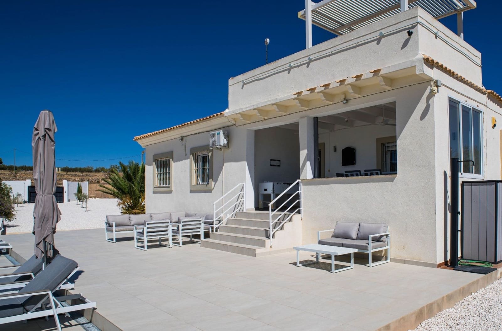 3 Zimmer Villa zu verkaufen in Pinoso mit Pool - 349.995 € (Ref: 9543076)