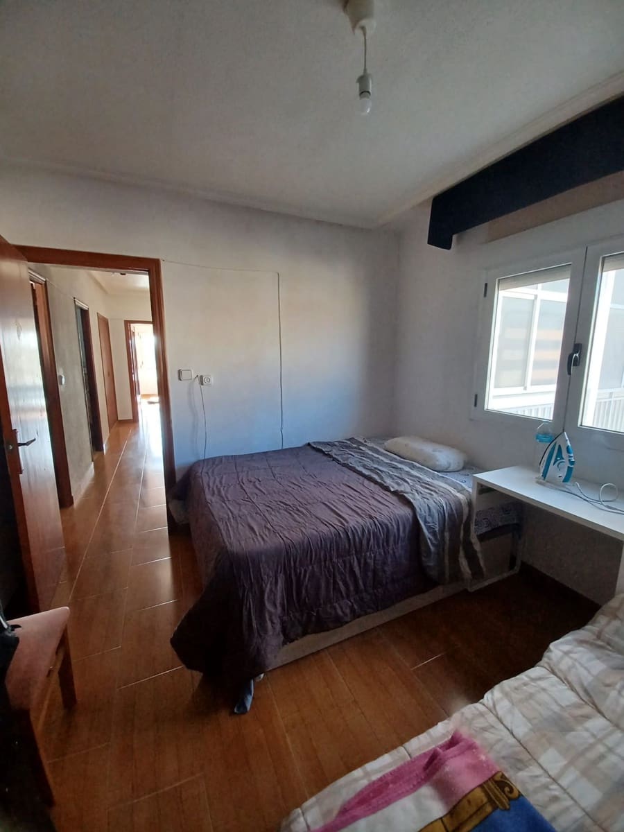 3 Zimmer Apartment zu verkaufen in Pinoso mit Pool - 79.995 € (Ref: 9547632)