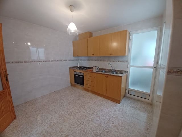 3 Zimmer Apartment zu verkaufen in Pinoso mit Pool Garage - 95.995 € (Ref: 9547633)