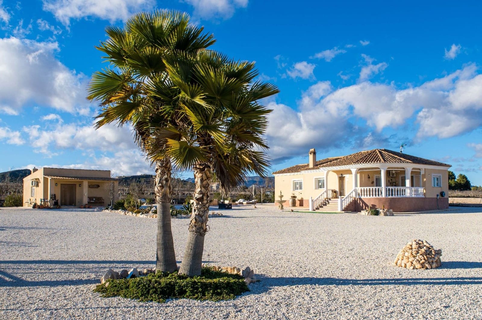 Chalet de 3 habitaciones en Rodriguillo en venta con piscina - 395.000 € (Ref: 9547635)