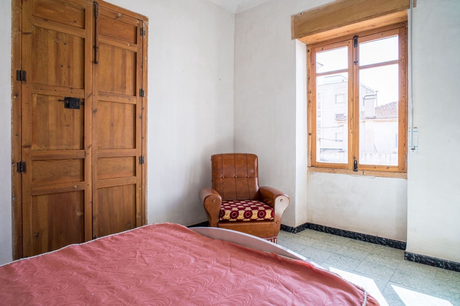 Casa de 6 habitaciones en Pinoso en venta con piscina garaje - 170.000 € (Ref: 9547636)