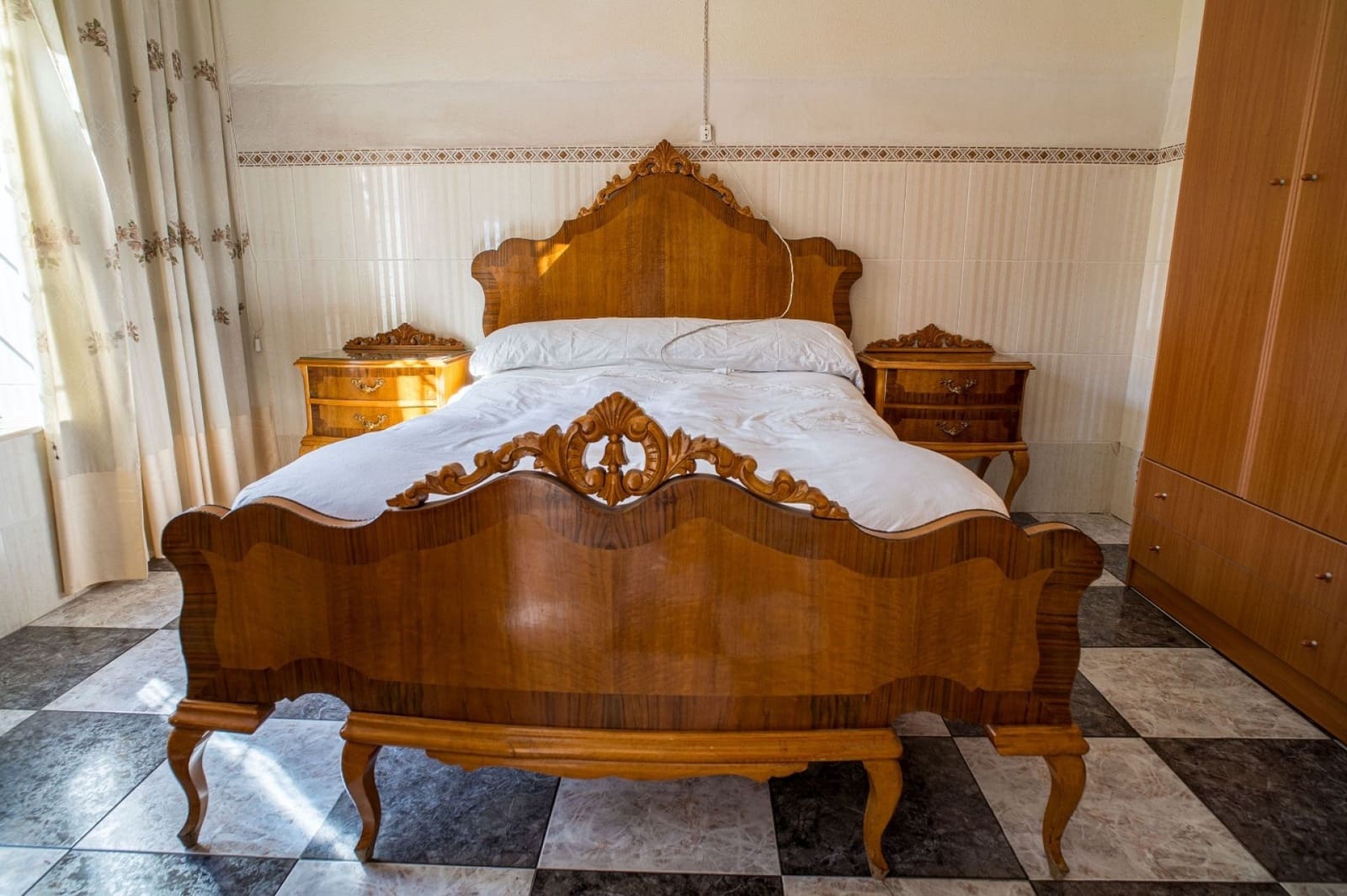 Casa de 6 habitaciones en Pinoso en venta con piscina garaje - 170.000 € (Ref: 9547636)