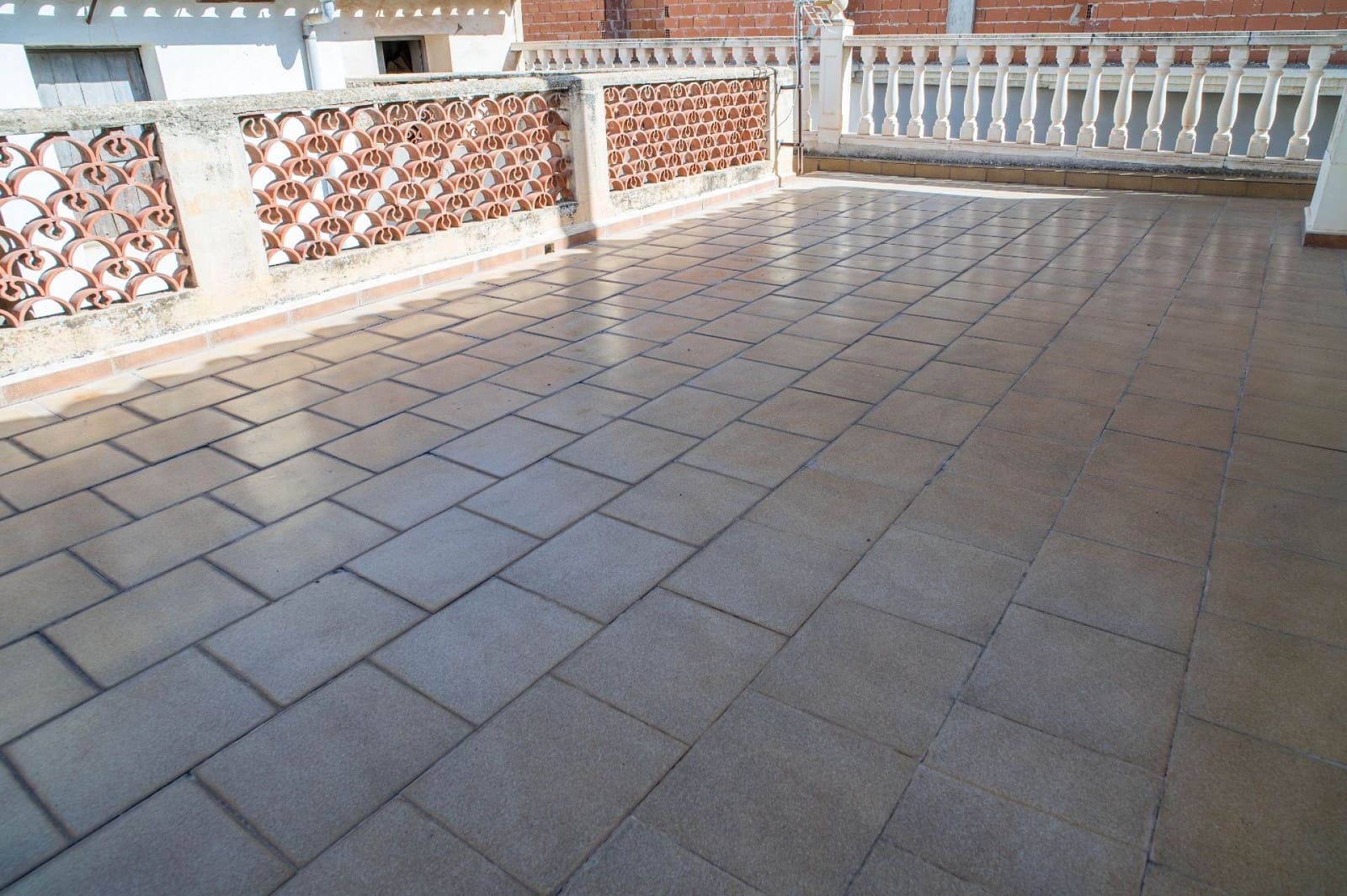 Casa de 6 habitaciones en Pinoso en venta con piscina garaje - 170.000 € (Ref: 9547636)