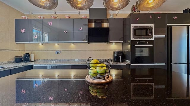 4 sypialnia Willa na sprzedaż w La Zarza, Jumilla z basenem garażem - 499 000 € (Ref: 9554574)