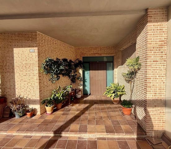 5 bedroom Townhouse for sale in Pinoso with pool garage - € 399,995 (Ref: 9554575)