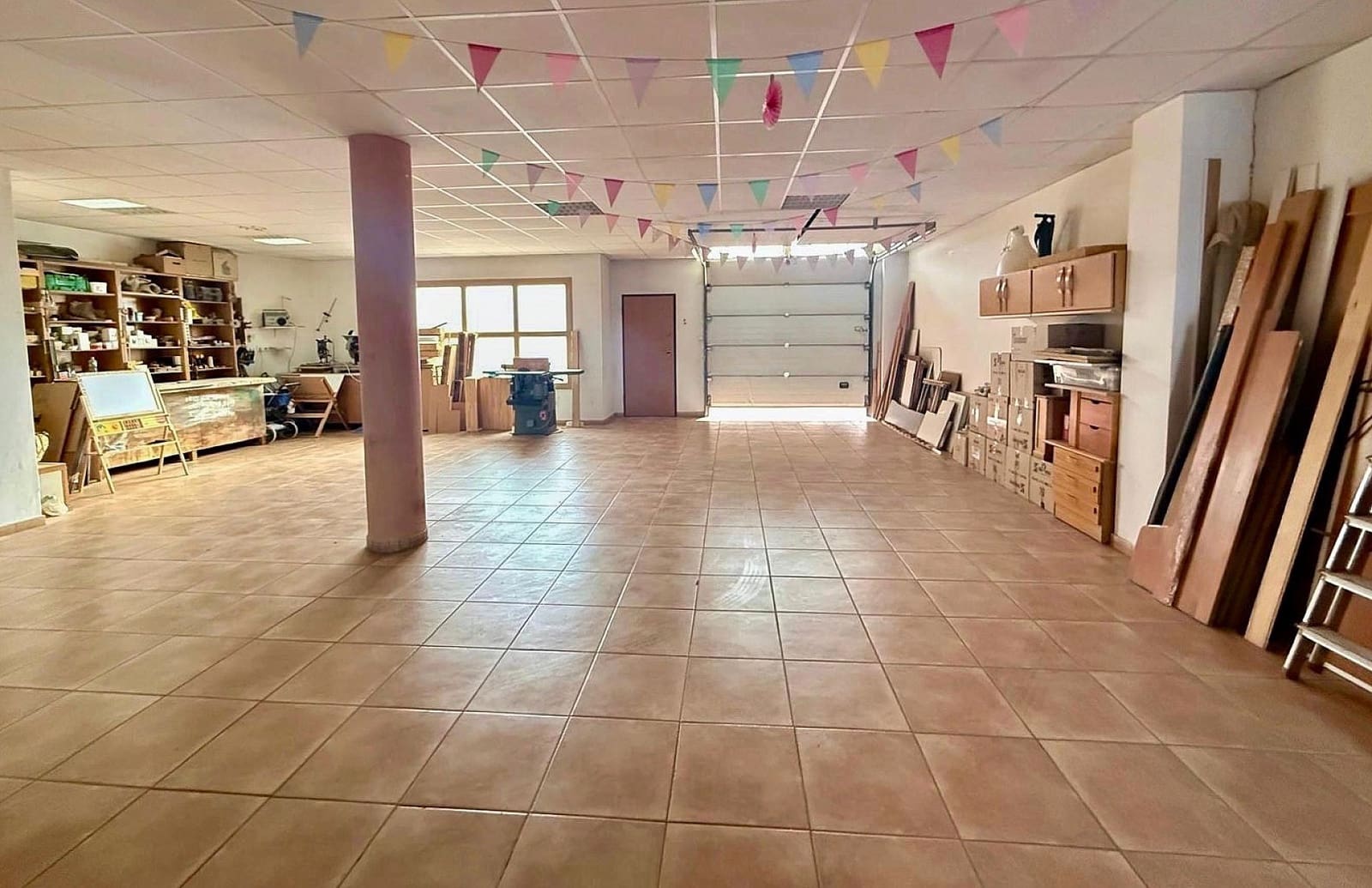 5 bedroom Townhouse for sale in Pinoso with pool garage - € 399,995 (Ref: 9554575)