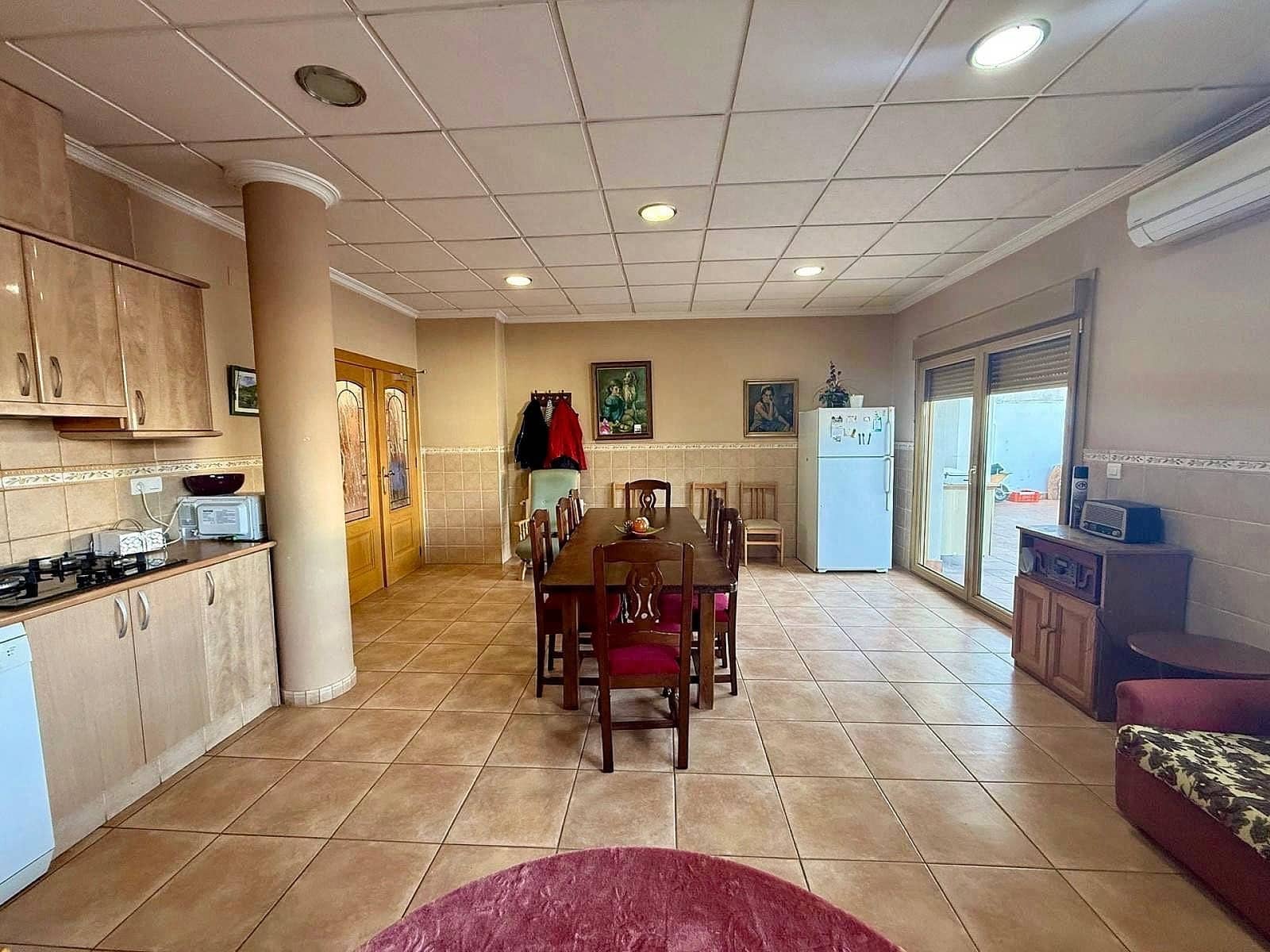 5 bedroom Townhouse for sale in Pinoso with pool garage - € 399,995 (Ref: 9554575)