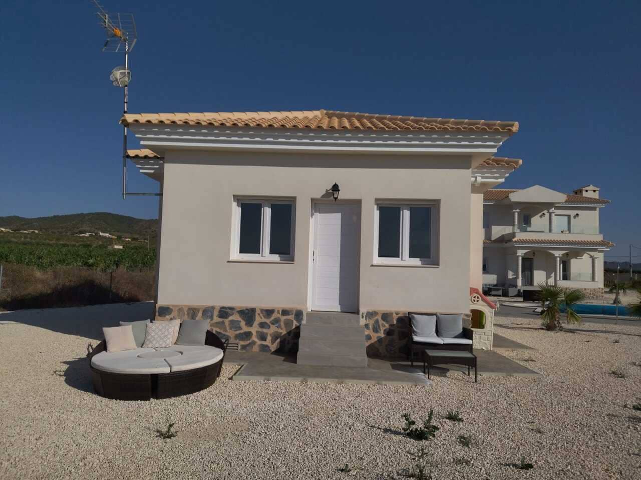 Chalet de 3 habitaciones en Pinoso en venta con piscina - 375.000 € (Ref: 9560923)