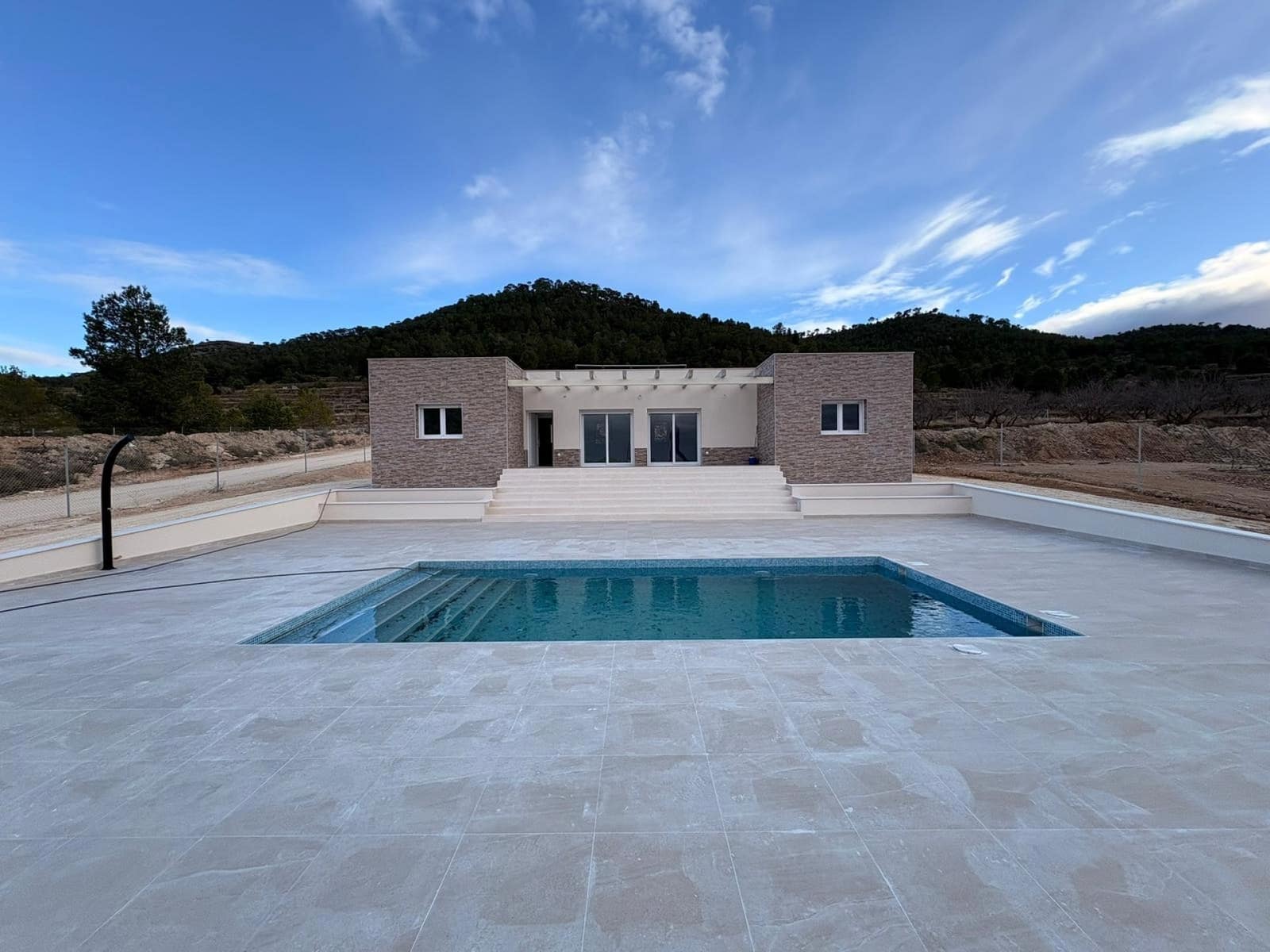 3 quarto Moradia para venda em Pinoso com piscina - 399 995 € (Ref: 9585408)