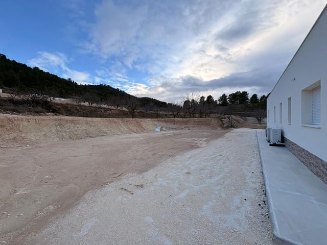 3 quarto Moradia para venda em Encebras, Pinoso com piscina - 399 995 € (Ref: 9585408)