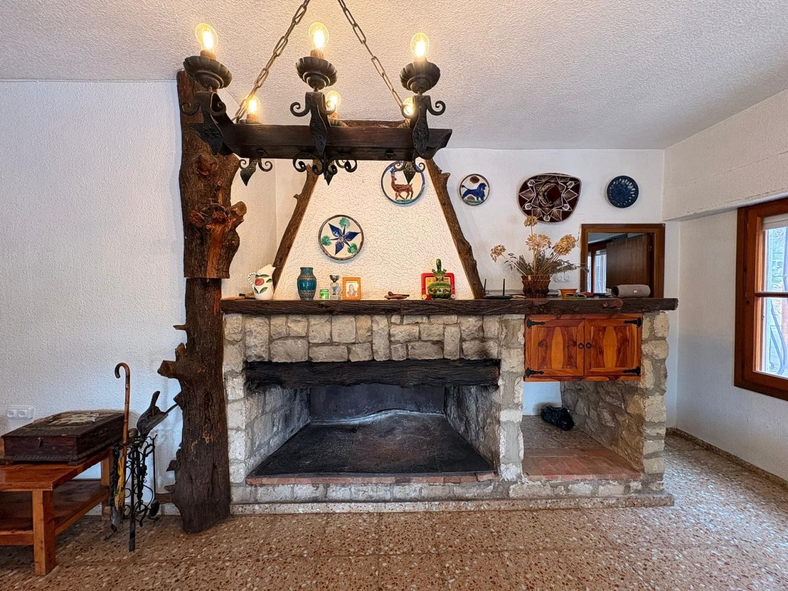 4 bedroom Villa for sale in Sax with pool garage - € 315,000 (Ref: 9590729)