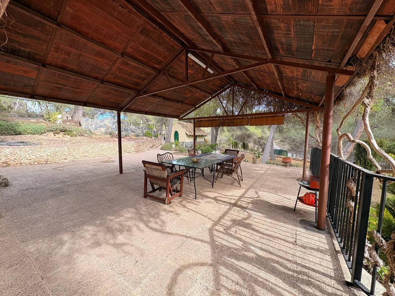 4 bedroom Villa for sale in Sax with pool garage - € 315,000 (Ref: 9590729)