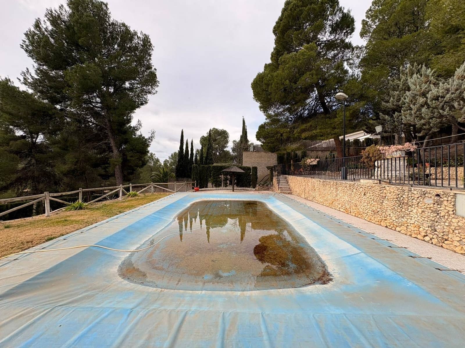 4 bedroom Villa for sale in Sax with pool garage - € 315,000 (Ref: 9590729)