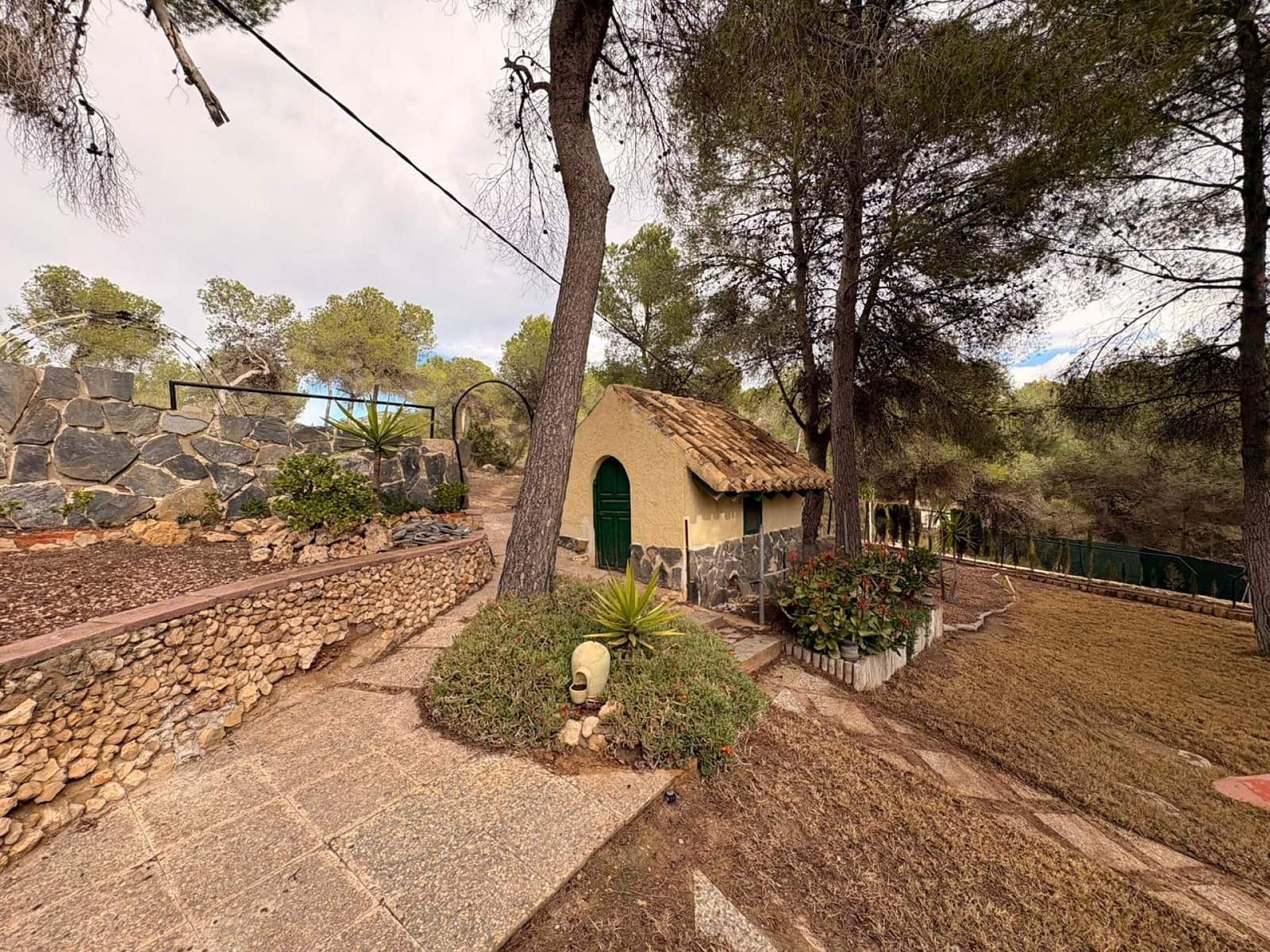 4 bedroom Villa for sale in Sax with pool garage - € 315,000 (Ref: 9590729)