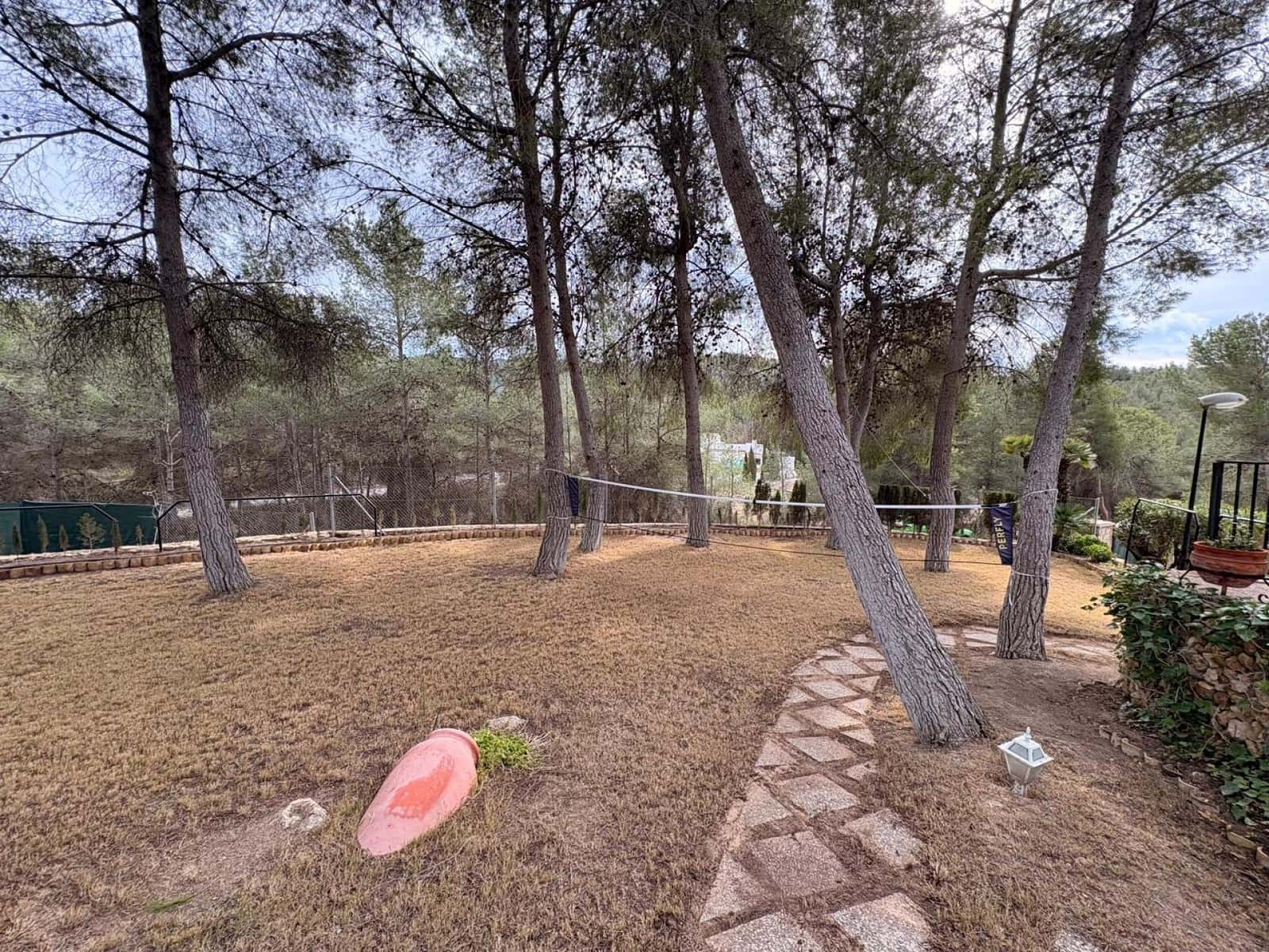 4 bedroom Villa for sale in Sax with pool garage - € 315,000 (Ref: 9590729)