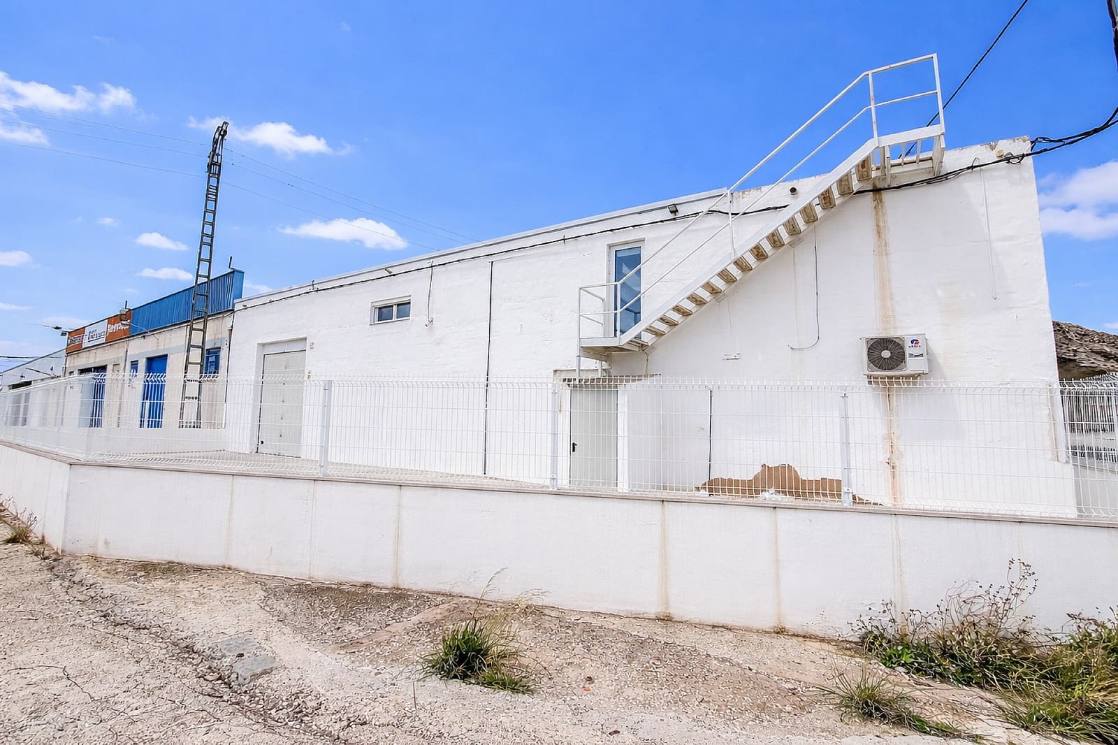 4 camera da letto Commerciale in vendita in Villena con piscina garage - 226.600 € (Rif: 9590730)