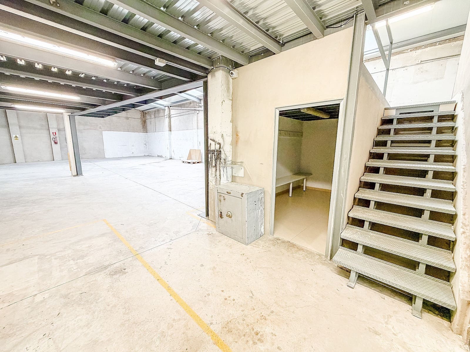 4 camera da letto Commerciale in vendita in Villena con piscina garage - 226.600 € (Rif: 9590730)