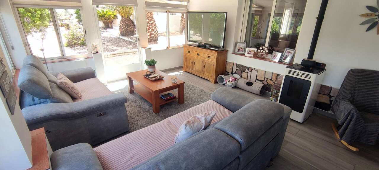 4 bedroom Villa for sale in Sax with pool - € 495,995 (Ref: 9598719)