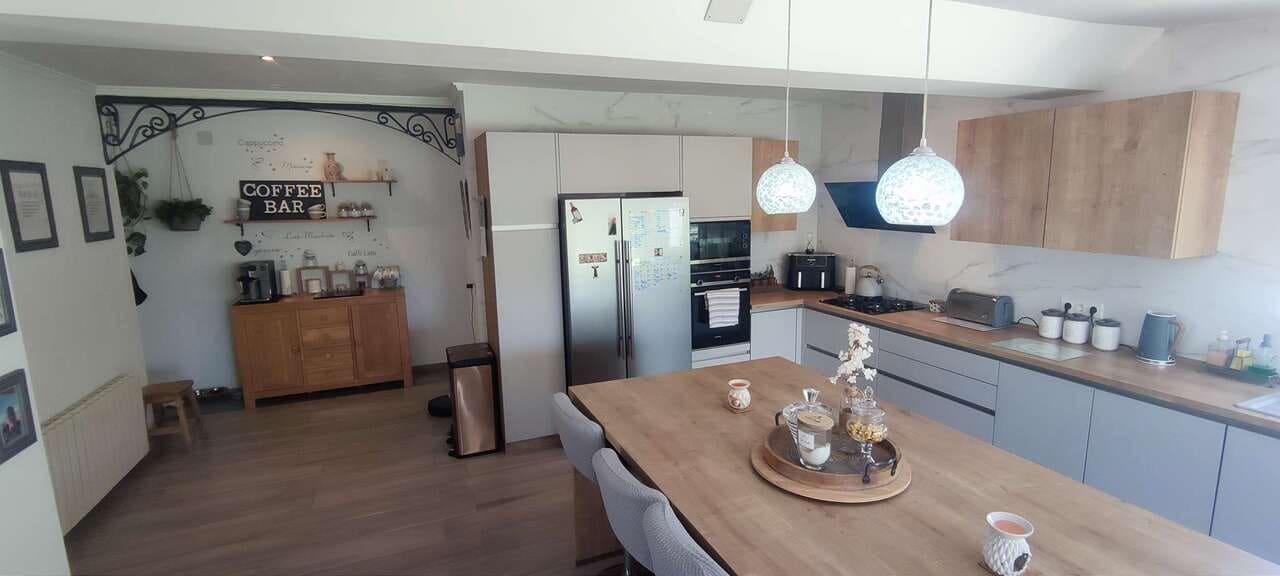 4 bedroom Villa for sale in Sax with pool - € 495,995 (Ref: 9598719)