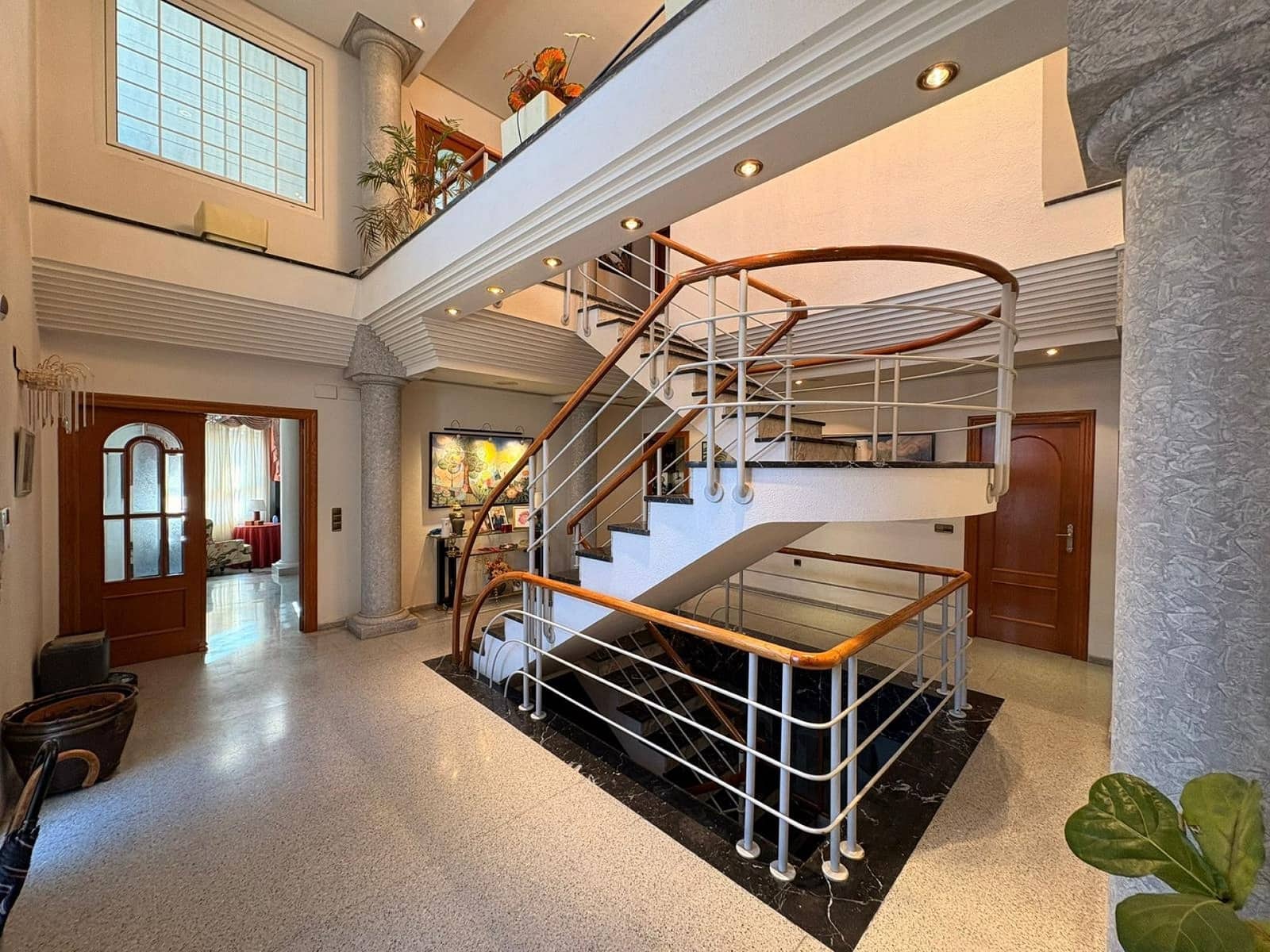 6 soverom Villa til salgs i Sax med svømmebasseng garasje - € 599 995 (Ref: 9598720)