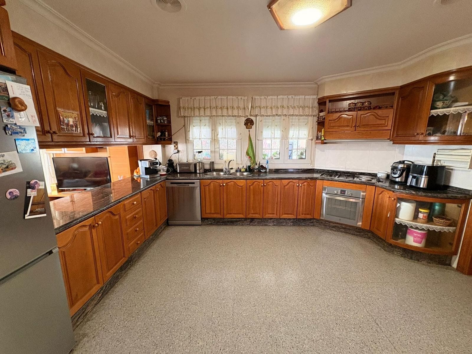 6 soverom Villa til salgs i Sax med svømmebasseng garasje - € 599 995 (Ref: 9598720)