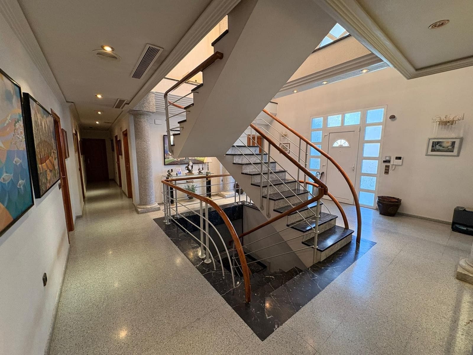 6 soverom Villa til salgs i Sax med svømmebasseng garasje - € 599 995 (Ref: 9598720)