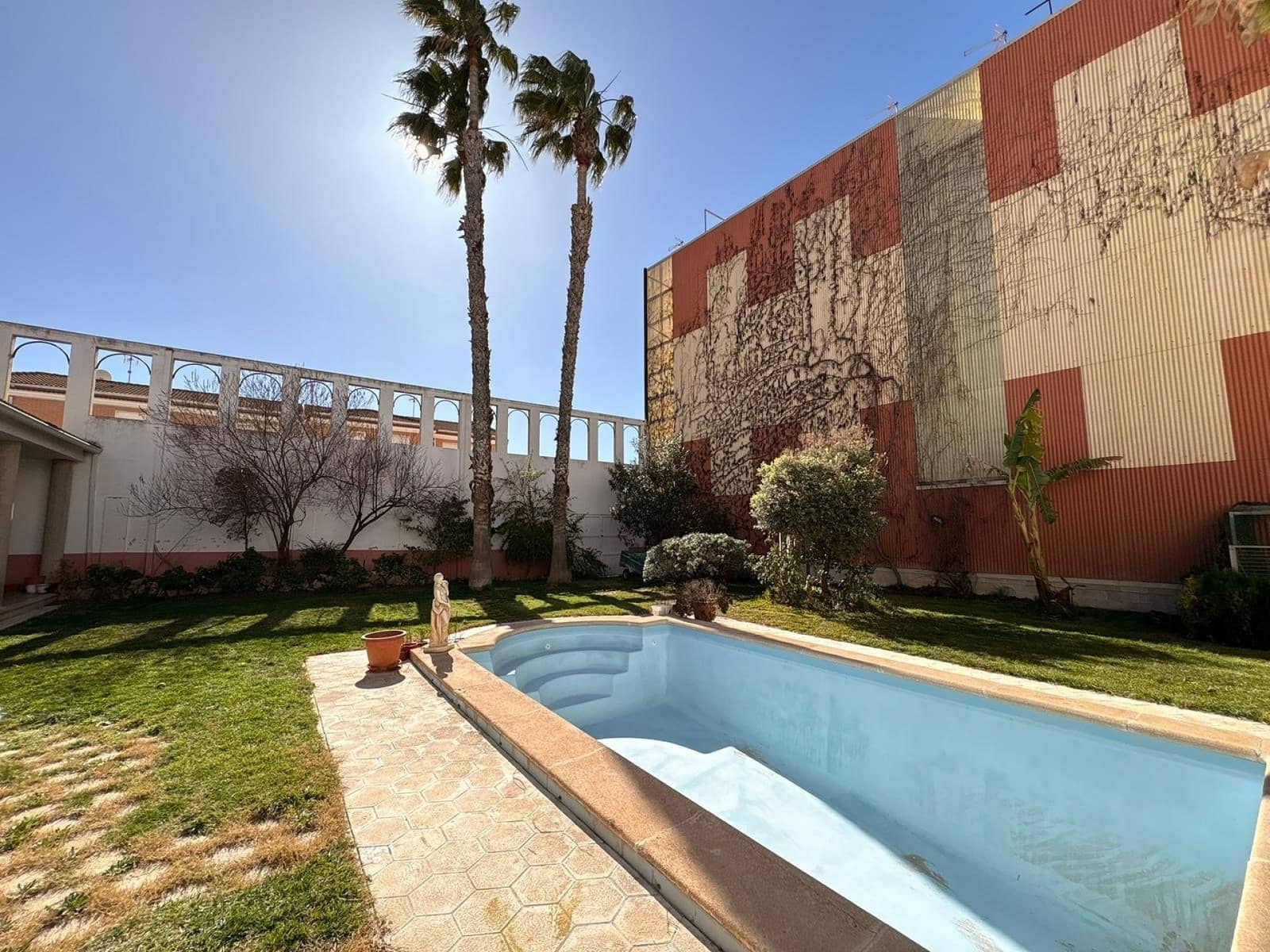 6 soverom Villa til salgs i Sax med svømmebasseng garasje - € 599 995 (Ref: 9598720)