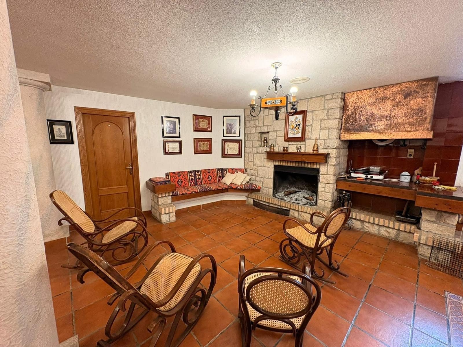 6 soverom Villa til salgs i Sax med svømmebasseng garasje - € 599 995 (Ref: 9598720)