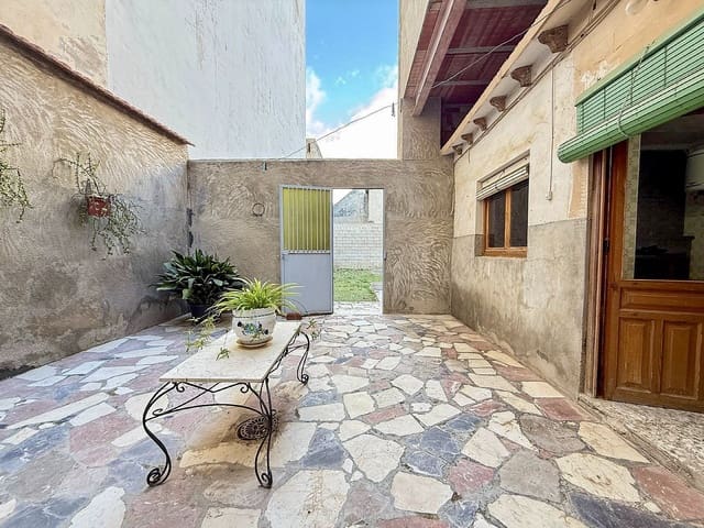 Casa de 5 habitaciones en Pinoso en venta con piscina - 210.000 € (Ref: 9603089)