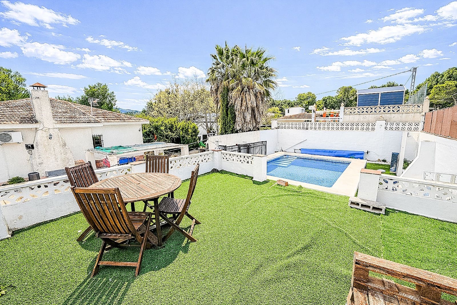 4 makuuhuone Huvila myytävänä paikassa Tibi mukana uima-altaan 
autotalli - 220 000 € (Ref: 9604590)