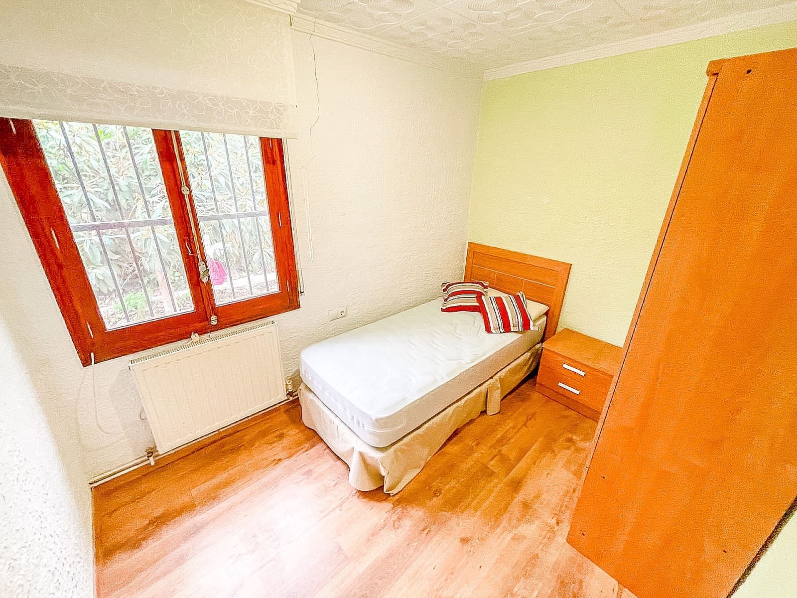 4 makuuhuone Huvila myytävänä paikassa Tibi mukana uima-altaan 
autotalli - 220 000 € (Ref: 9604590)