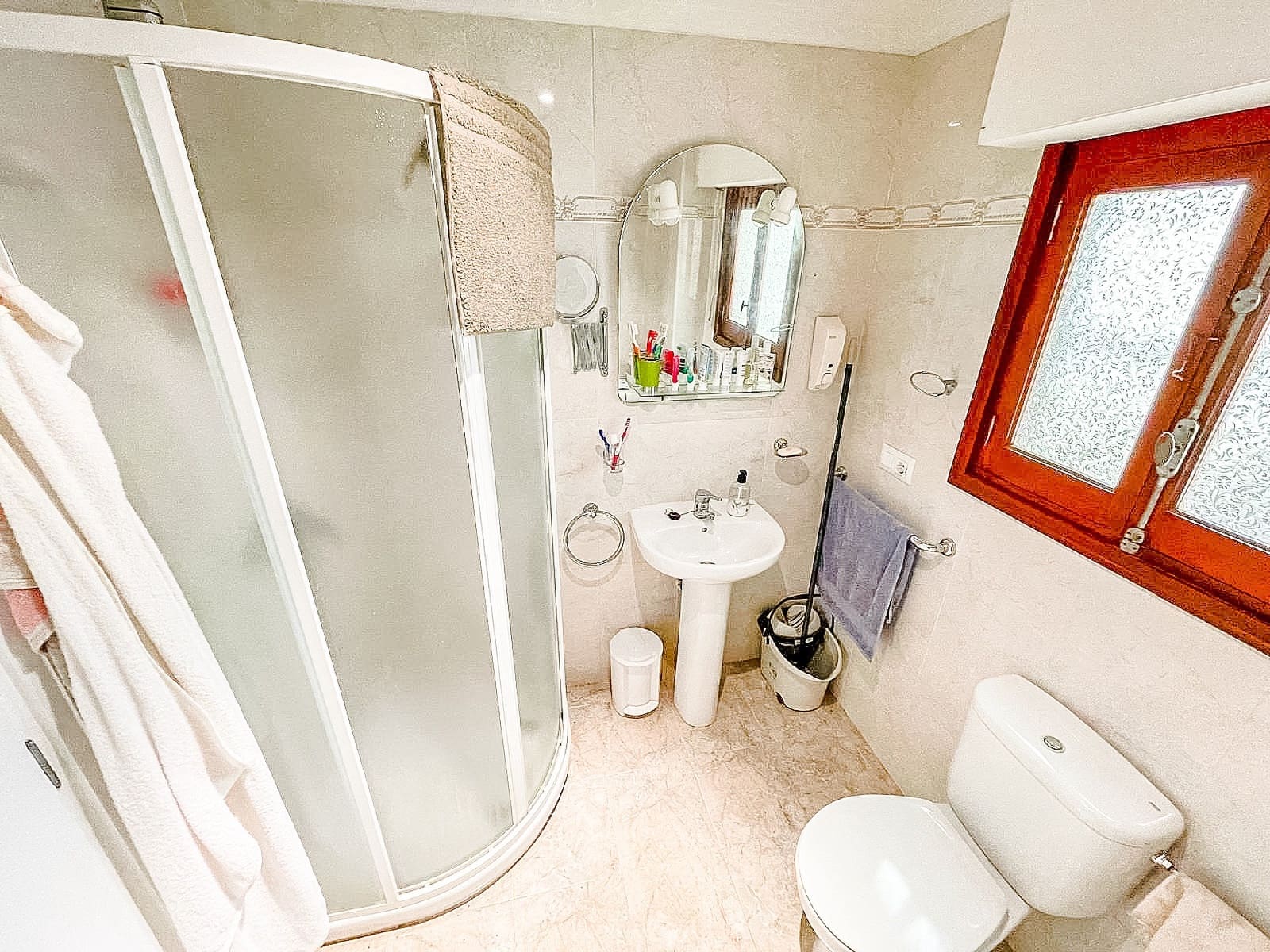 4 makuuhuone Huvila myytävänä paikassa Tibi mukana uima-altaan 
autotalli - 220 000 € (Ref: 9604590)