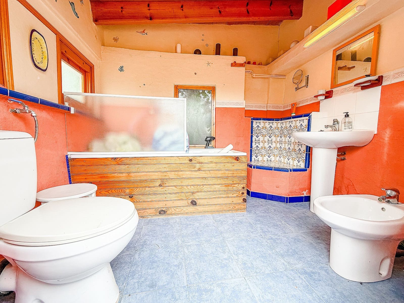 4 makuuhuone Huvila myytävänä paikassa Tibi mukana uima-altaan 
autotalli - 220 000 € (Ref: 9604590)