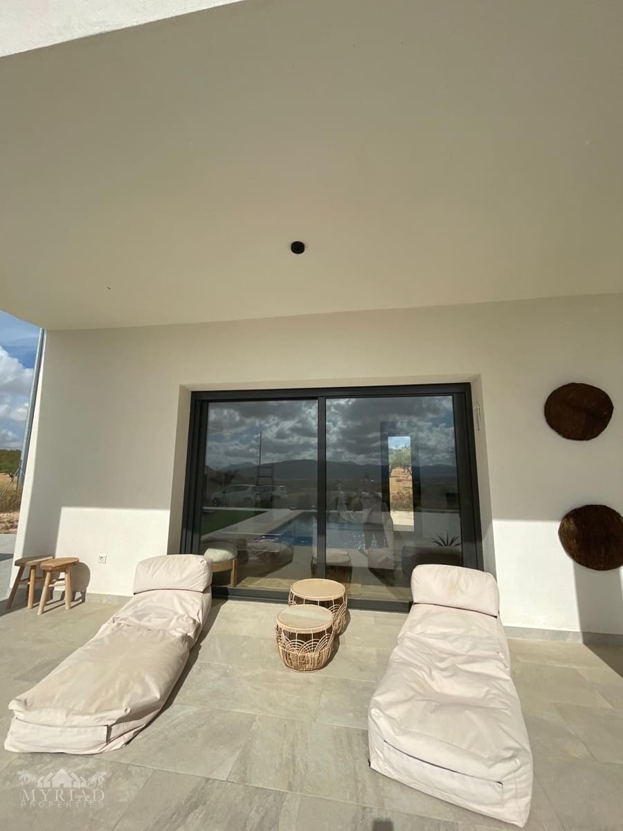 3 sypialnia Dom na sprzedaż w Pinoso z basenem - 425 000 € (Ref: 9607217)