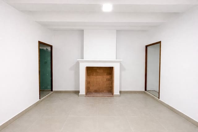 3 makuuhuone Omakotitalo myytävänä paikassa Pinoso mukana uima-altaan - 135 000 € (Ref: 9629646)