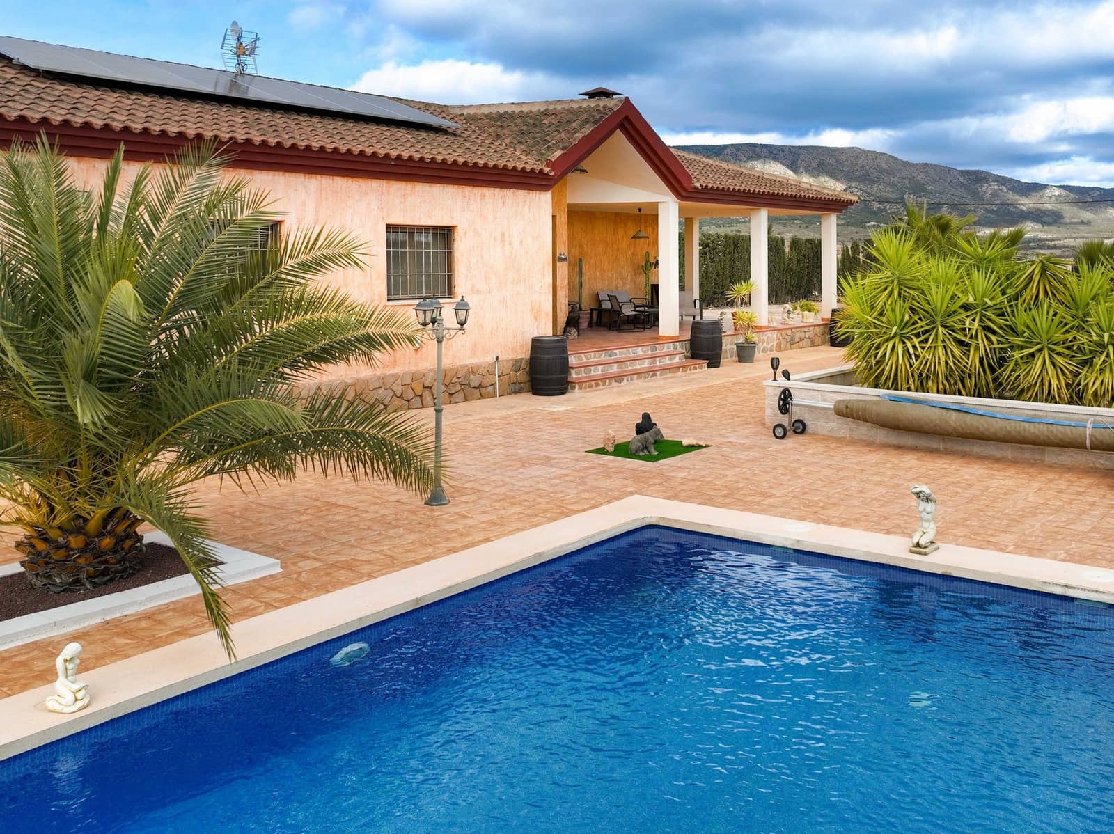 4 chambre Villa/Maison à vendre à Pinoso avec piscine - 399 995 € (Ref: 9633899)